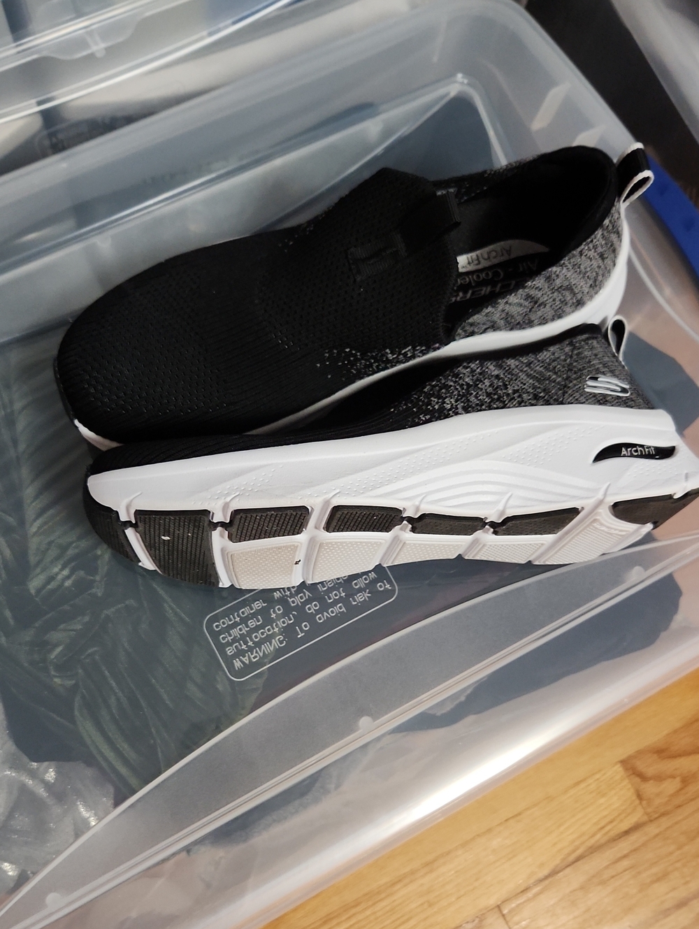 Skechers Slip-On Arch Fit Sneakers in Black and White Size 9.5